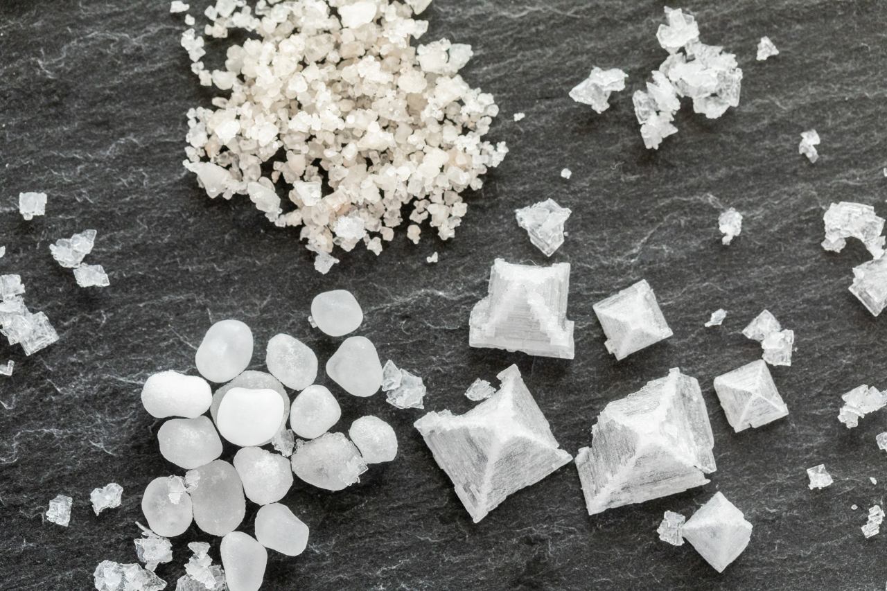 Salz-Spezialitaeten_Pyramiden-Salz_Perlen-Salz_Fleur-de-Sel